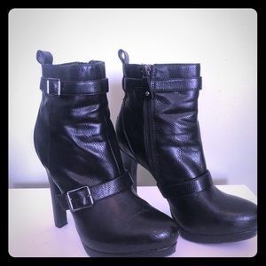 Vera Wang heeled booties